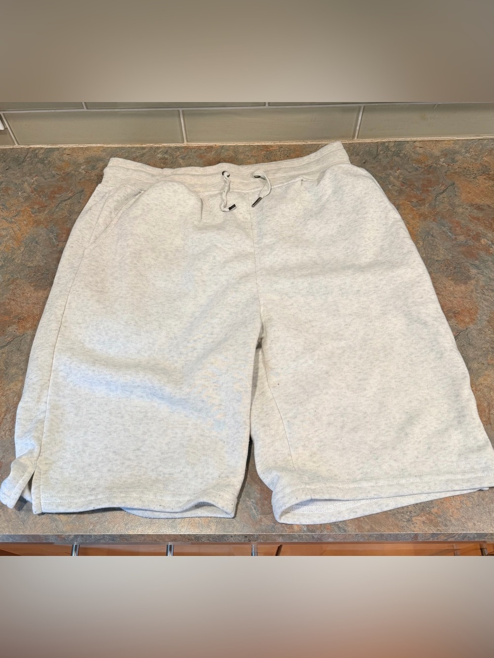 C81 Essentials Men’s Liggt Grey Cloth Shorts Size XL EUC